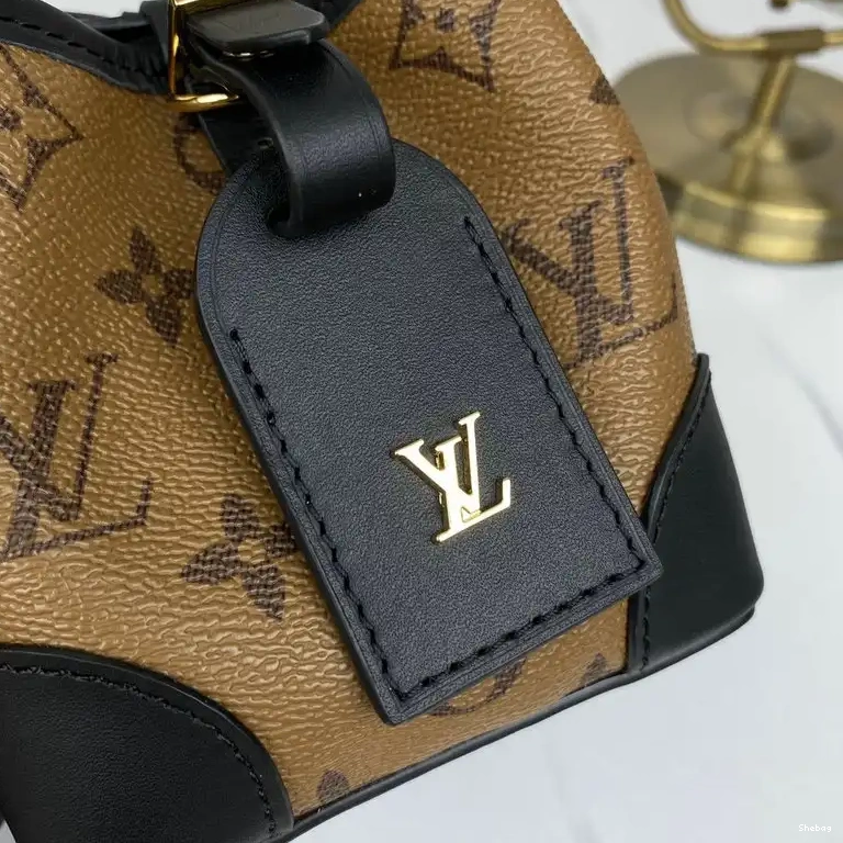 LV Bags 206B570004 0701